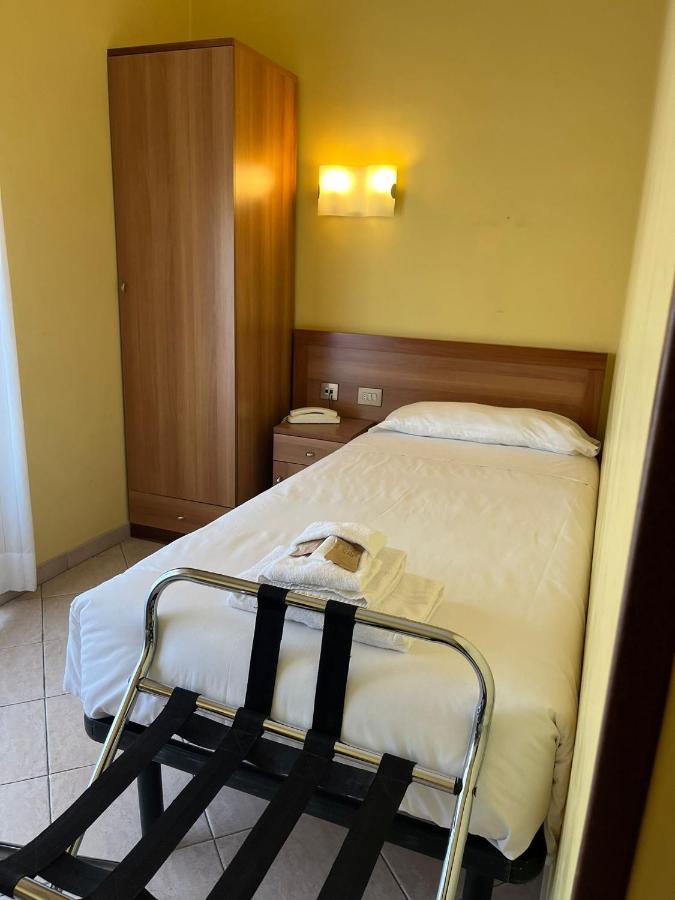 La Casa Di Nazareth Hotel Rome Bagian luar foto