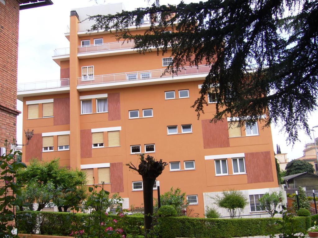 La Casa Di Nazareth Hotel Rome Bagian luar foto